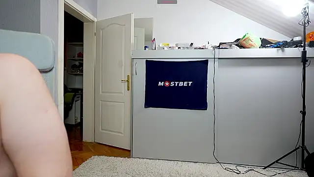 foxeslovefoxes online show from 12/06/24, 02:38