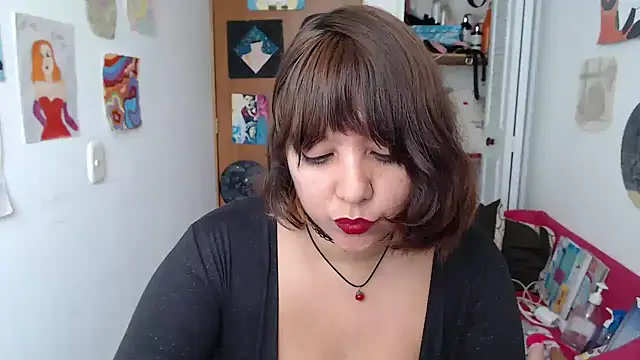 soynanabela28 online show from 11/12/25, 07:24