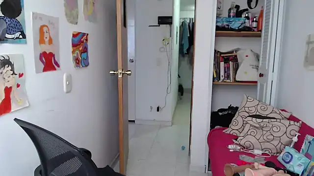 soynanabela28 online show from 12/01/25, 08:25