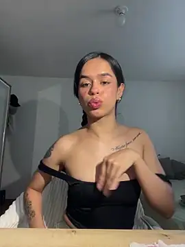 xlovelygirlx online show from 01/10/25, 10:25