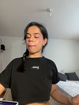 xlovelygirlx online show from 01/13/25, 10:24