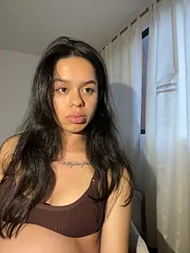 xlovelygirlx online show from 10/31/25, 10:33