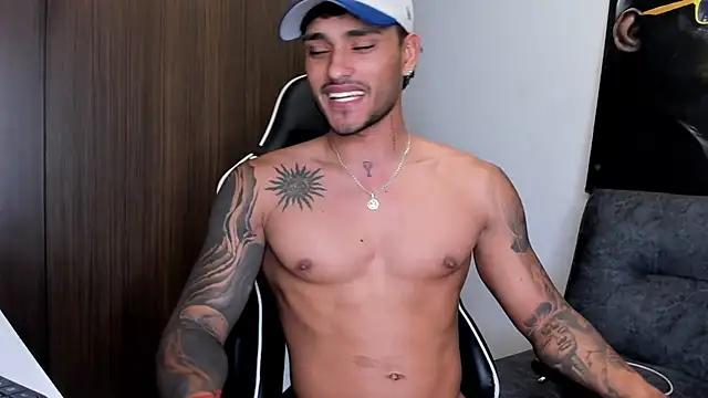 Snapshot of Alessandro_Vanni chatting on 03/10/25, 11:27 Alessandro Vanni online show from 03/10/25, 11:27