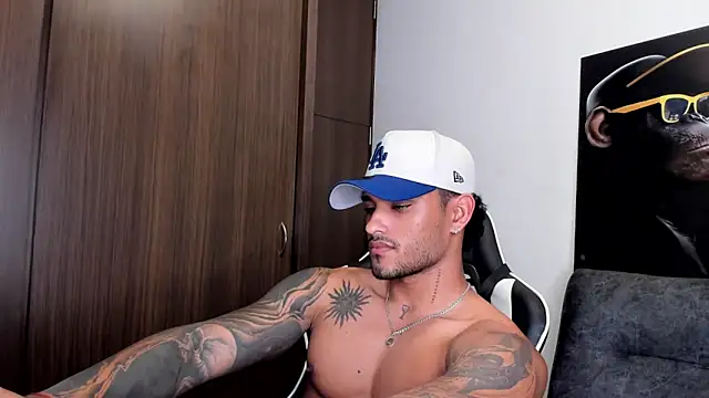 Snapshot of Alessandro_Vanni chatting on 03/12/25, 03:02 Alessandro Vanni online show from 03/12/25, 03:02