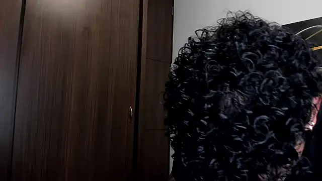 Snapshot of Alessandro_Vanni chatting on 03/18/25, 01:32 Alessandro Vanni online show from 03/18/25, 01:32