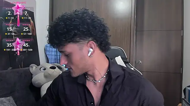 Alessandro Vanni online show from 10/31/25, 03:35