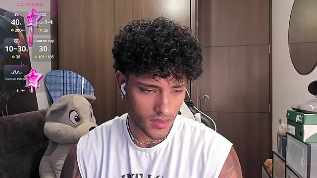 Alessandro Vanni online show from 11/06/25, 04:19