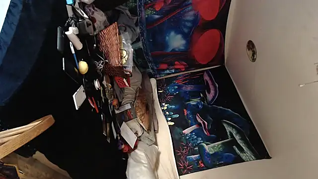 Snapshot of sugahfreeee chatting on 02/14/25, 04:31 sugahfreeee online show from 02/14/25, 04:31