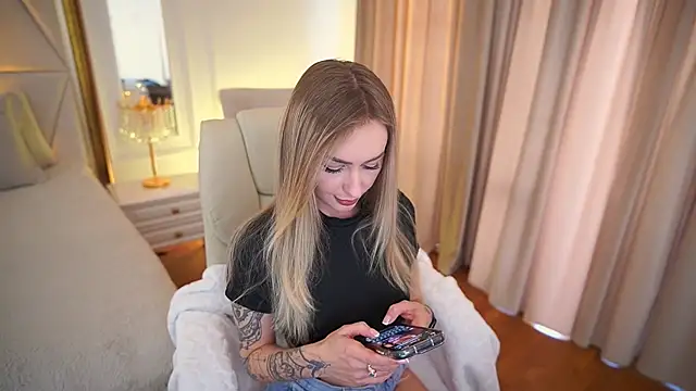 GraceCandy online show from 04/14/26, 02:01