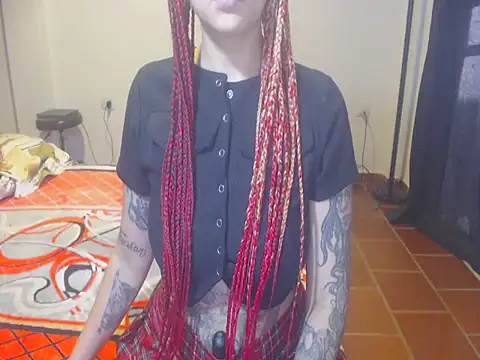 Snapshot of Tattoodreams_lucy chatting on 01/21/25, 09:57 Tattoodreams lucy online show from 01/21/25, 09:57