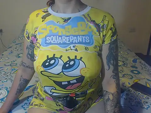 Snapshot of Tattoodreams_lucy chatting on 09/17/25, 07:48 Tattoodreams lucy online show from 09/17/25, 07:48