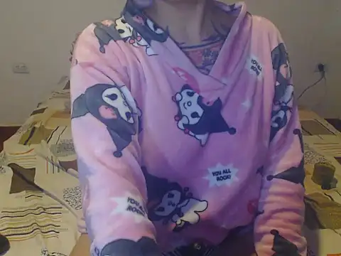 Snapshot of Tattoodreams_lucy chatting on 12/14/25, 01:55 Tattoodreams lucy online show from 12/14/25, 01:55