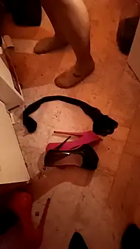 Snapshot of Misspadrona88 chatting on 12/20/25, 09:44 Misspadrona88 online show from 12/20/25, 09:44