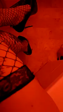 Snapshot of Misspadrona88 chatting on 12/22/25, 05:54 Misspadrona88 online show from 12/22/25, 05:54