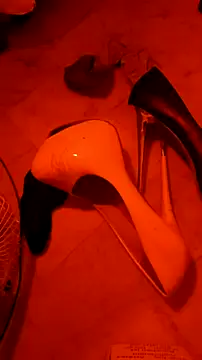 Snapshot of Misspadrona88 chatting on 02/14/26, 04:15 Misspadrona88 online show from 02/14/26, 04:15