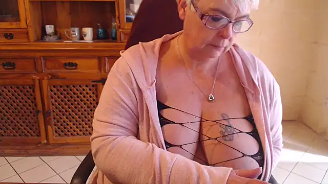 MISS LINDAH online show from 02/07/25, 08:55