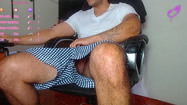 Snapshot of --mAk-- chatting on 01/12/25, 01:27 --mAk-- online show from 01/12/25, 01:27