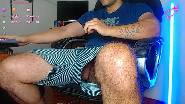 Snapshot of --mAk-- chatting on 01/23/25, 11:58 --mAk-- online show from 01/23/25, 11:58