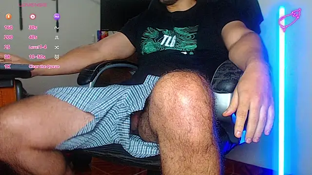 Snapshot of --mAk-- chatting on 02/01/25, 10:26 --mAk-- online show from 02/01/25, 10:26