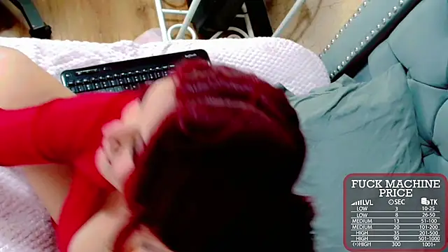 Snapshot of Imannejulienne chatting on 10/19/25, 12:44 Imannejulienne online show from 10/19/25, 12:44