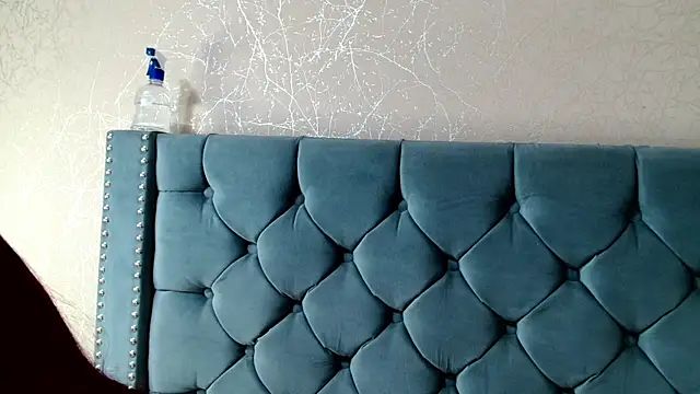 Snapshot of Imannejulienne chatting on 11/06/25, 01:17 Imannejulienne online show from 11/06/25, 01:17