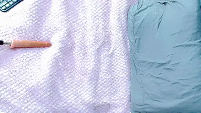 Imannejulienne online show from 01/07/26, 03:42