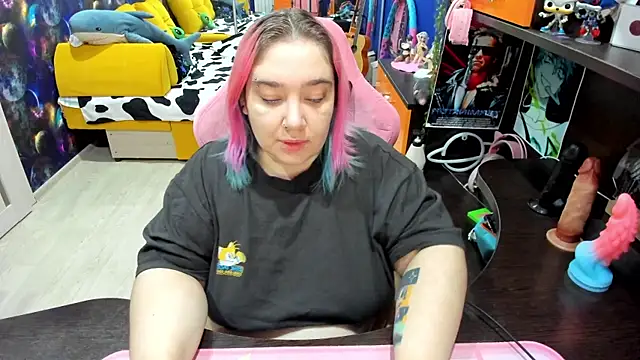 Softie Sofy online show from 11/25/25, 03:28