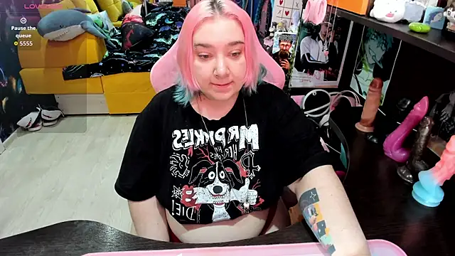 Softie Sofy online show from 04/04/26, 03:05