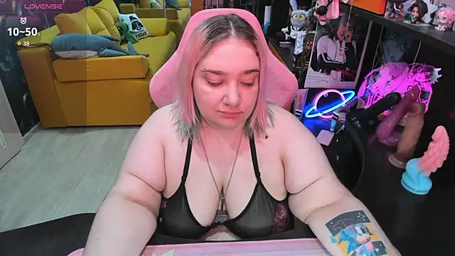 Snapshot of Softie_Sofy chatting on 07/03/26, 02:29 Softie Sofy online show from 07/03/26, 02:29