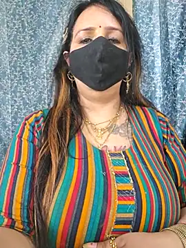 cute-tanvi online show from 02/17/25, 10:29