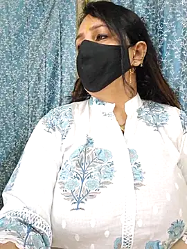 cute-tanvi online show from 02/28/25, 04:54