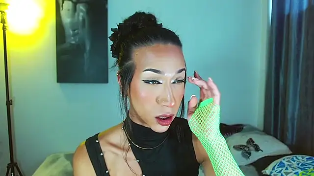 Kenisha Sweet online show from 11/23/25, 04:29