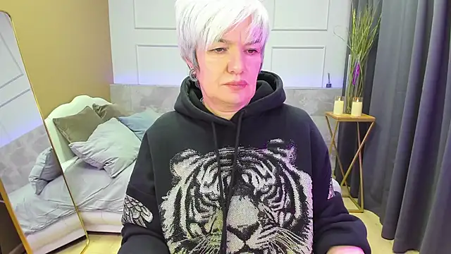 CarmenSoft online show from 01/06/25, 08:28