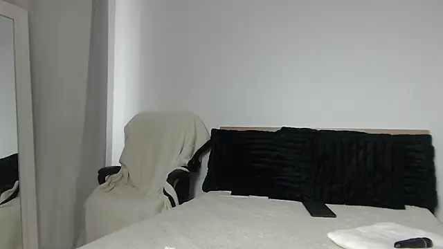 Layla23a online show from 05/16/26, 10:36