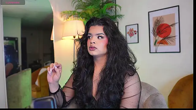 Snapshot of artechloe chatting on 02/23/25, 06:17 artechloe online show from 02/23/25, 06:17