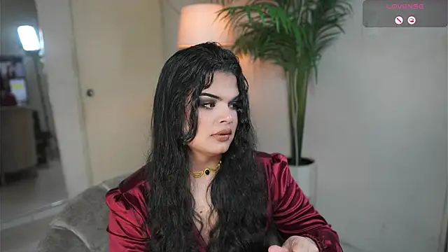 Snapshot of artechloe chatting on 10/04/25, 11:47 artechloe online show from 10/04/25, 11:47