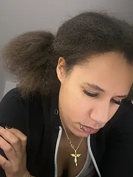 Snapshot of AaliyahHarris chatting on 01/29/25, 06:28 AaliyahHarris online show from 01/29/25, 06:28