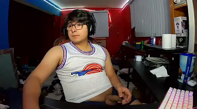 Snapshot of Nathanroberts111 chatting on 01/19/25, 05:05 Nathanroberts111 online show from 01/19/25, 05:05