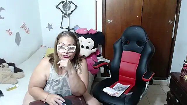 Britney-22 online show from 10/21/25, 12:00