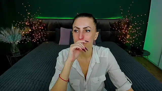 Rebecca Diamond online show from 02/09/25, 03:56