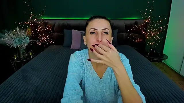 Rebecca Diamond online show from 02/11/25, 03:51