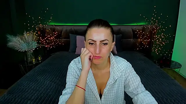 Rebecca Diamond online show from 02/18/25, 03:43