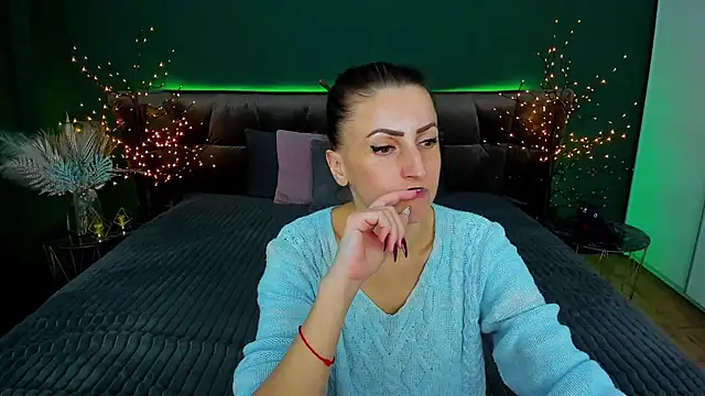 Rebecca Diamond online show from 02/19/25, 09:50