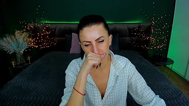 Rebecca Diamond online show from 03/05/25, 03:29