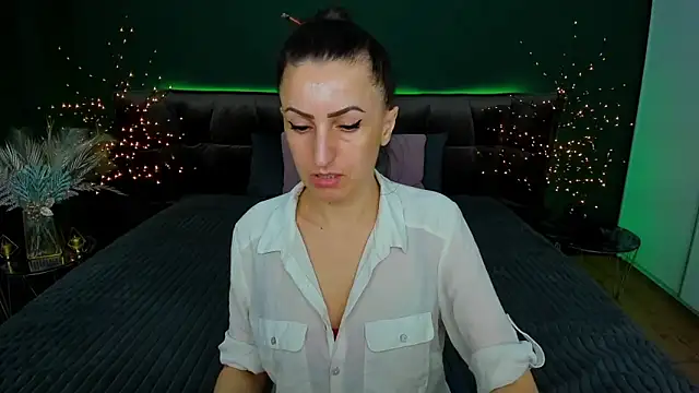 Rebecca Diamond online show from 03/09/25, 06:50