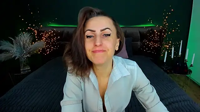 Snapshot of Rebecca_Diamond chatting on 02/04/26, 05:57 Rebecca Diamond online show from 02/04/26, 05:57