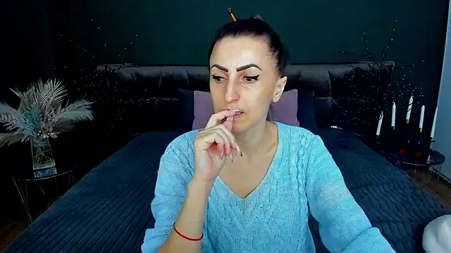 Snapshot of Rebecca_Diamond chatting on 02/11/26, 06:18 Rebecca Diamond online show from 02/11/26, 06:18