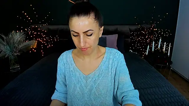 Snapshot of Rebecca_Diamond chatting on 02/16/26, 06:42 Rebecca Diamond online show from 02/16/26, 06:42