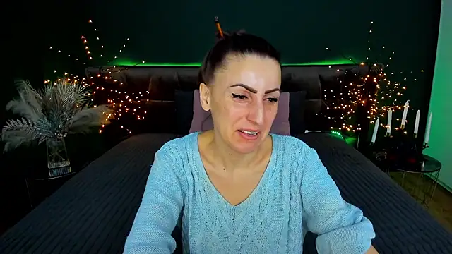 Snapshot of Rebecca_Diamond chatting on 02/24/26, 06:44 Rebecca Diamond online show from 02/24/26, 06:44