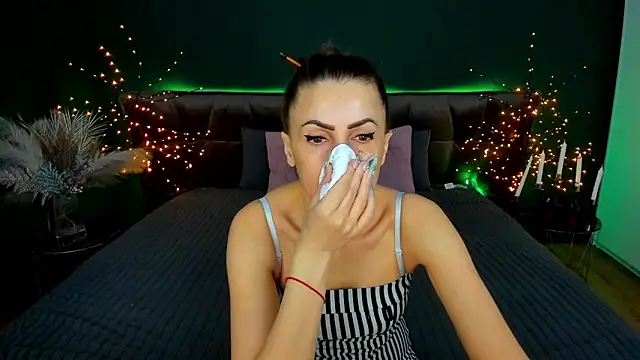 Snapshot of Rebecca_Diamond chatting on 03/03/26, 06:19 Rebecca Diamond online show from 03/03/26, 06:19